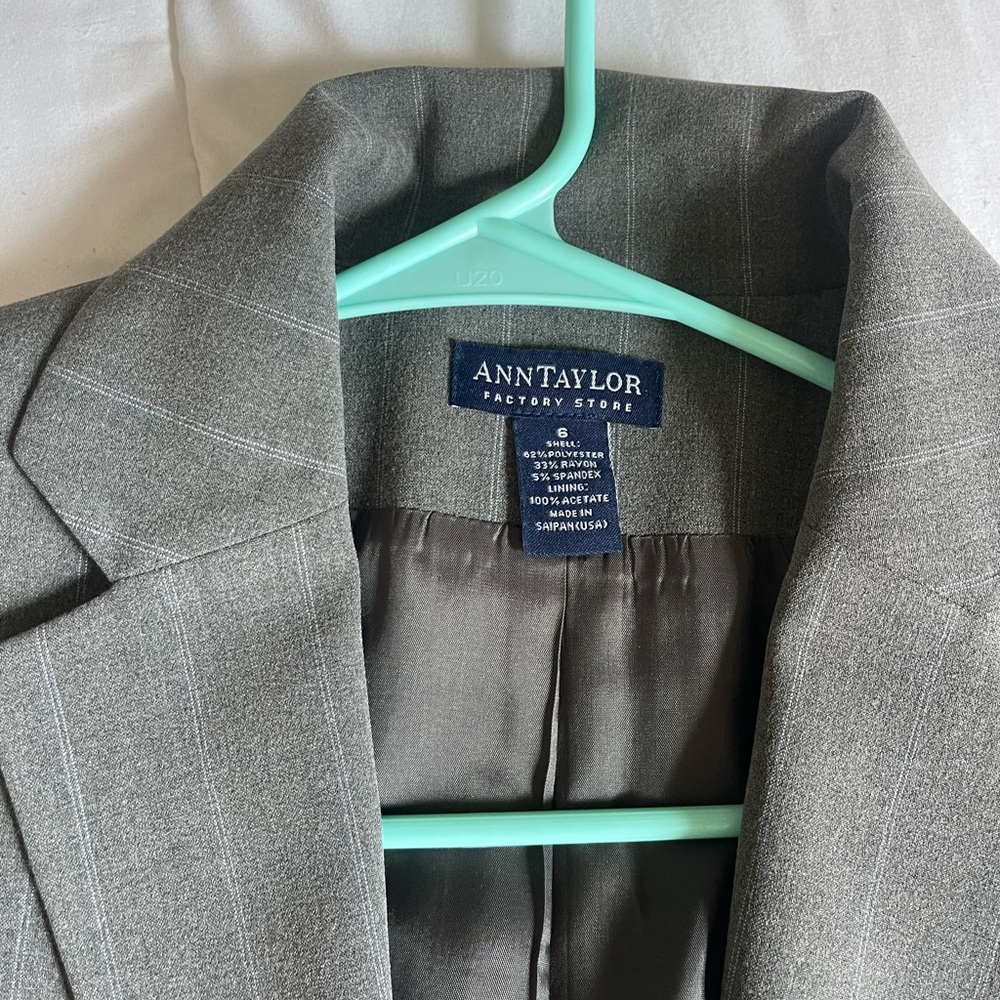 Suit jacket - Picture 2 of 3